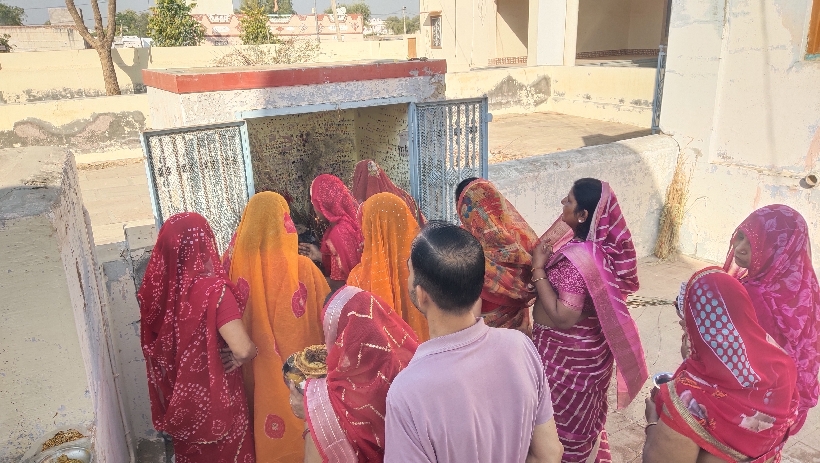 शीतला माता की पूजा की, बासीड़ा का लगाया भोग, सुख, शांति व समृद्धि की कामना की