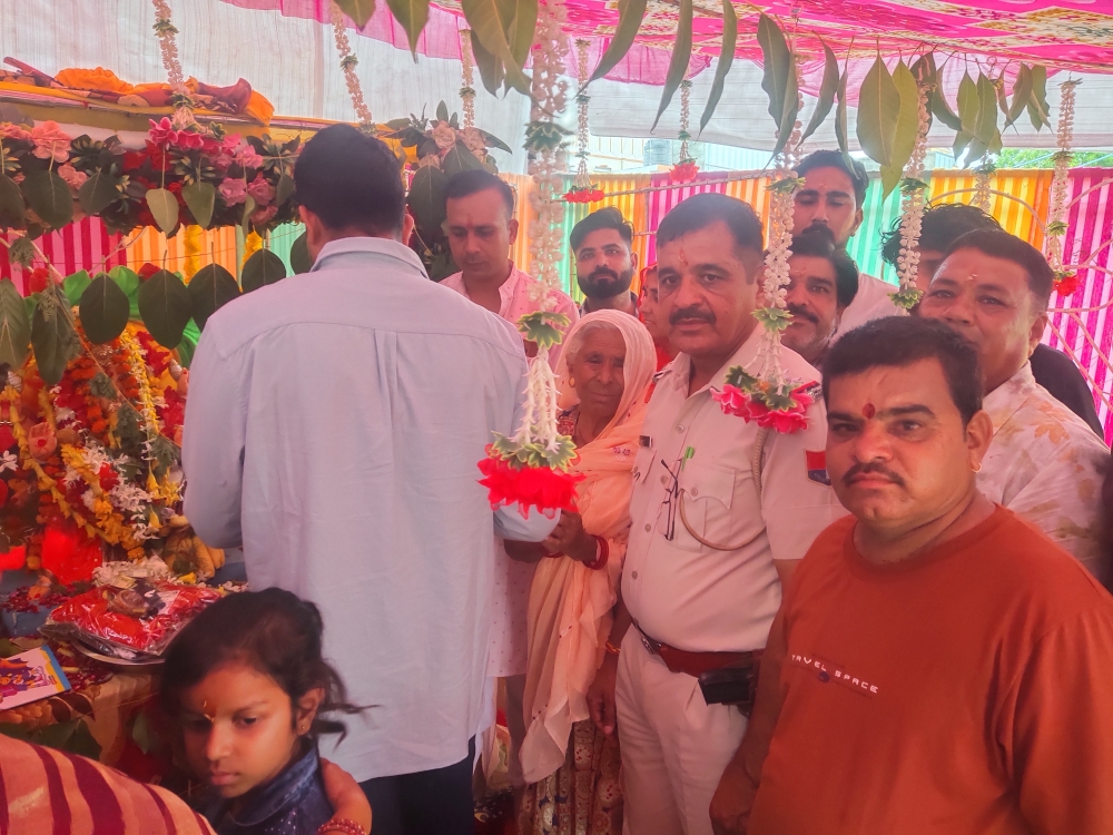 नापासर में पहली बार गणेश चतुर्थी पर भगवान गणेश को विराजित कर चार दिन पूजा अर्चना कर रविवार को धूमधाम से किया विसर्जन,देखे वीडियो