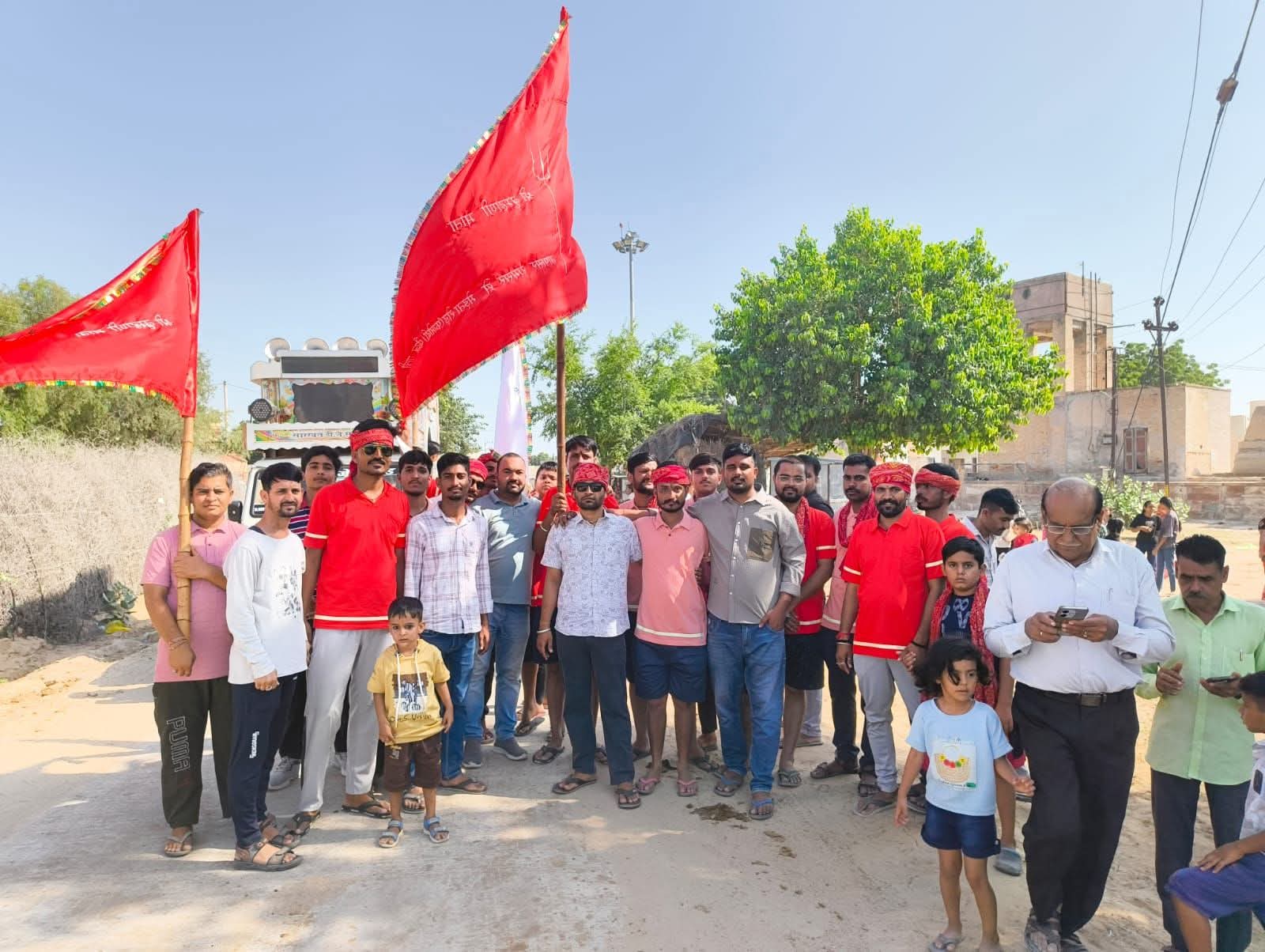 नापासर से मेड़ता रोड मां ब्रह्माणी के दर्शनार्थ पदयात्रियों का संघ हुआ धूमधाम से रवाना