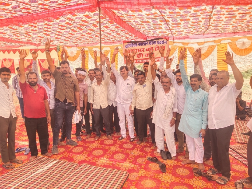 सभी नापासरवासियों की एक बुलंद आवाज-टोल मुक्त हो नापासर आज,नापासर बाजार बंद,धरनास्थल पर पहुंचने लगी भीड़