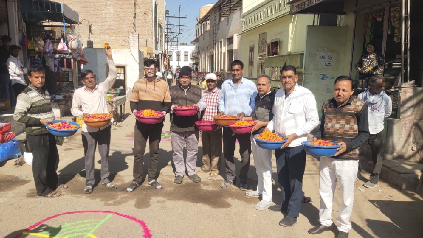 नापासर के गोपाल जी मंदिर में गूंजा हरिनाम, अखण्ड हरि कीर्तन के समापन पर उमड़ा श्रद्धा का सागर